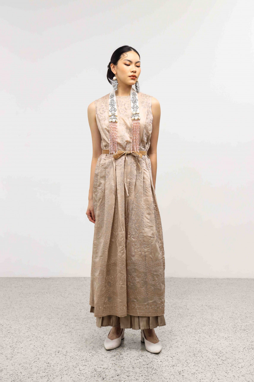 Taupe